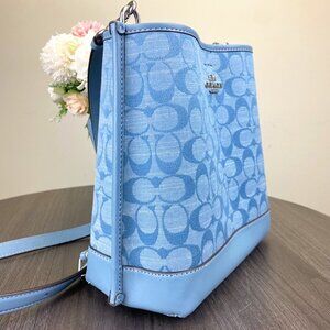 New without Tag, Coach CH230 Mollie Bucket Bag 22 in Signature Chambray/Blue